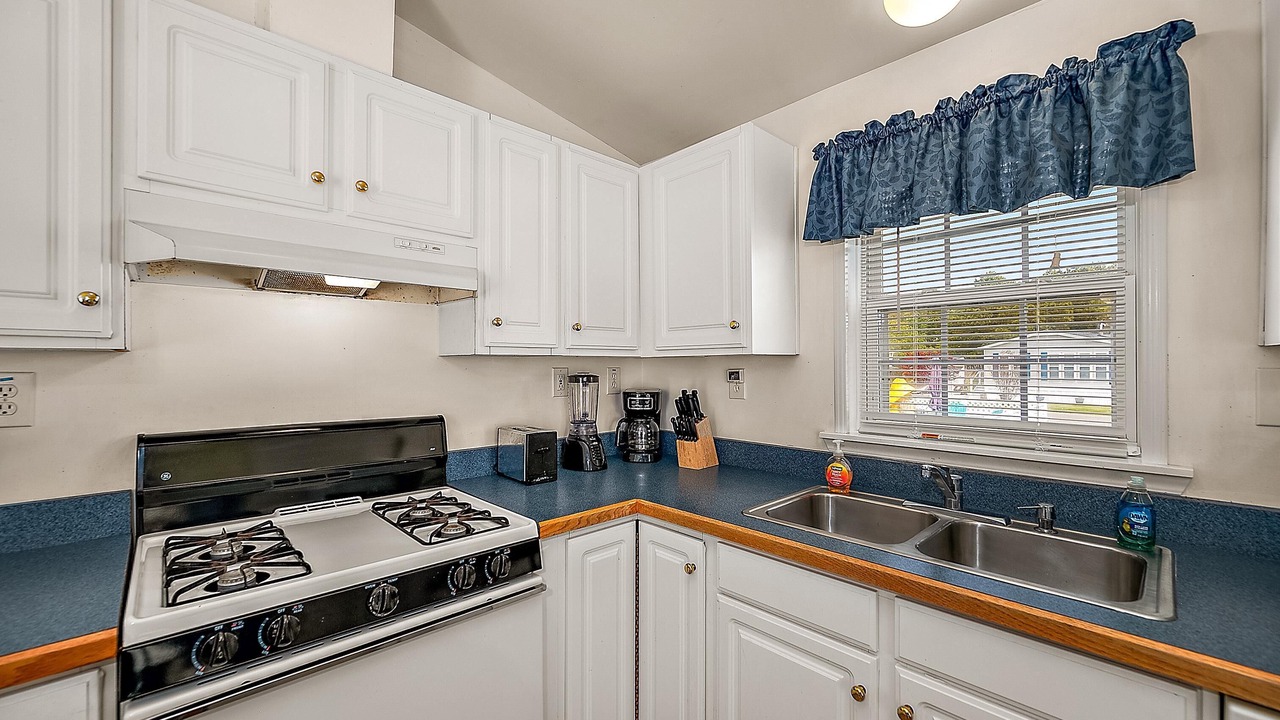 Photo of Kitchen in Assateague Pointe