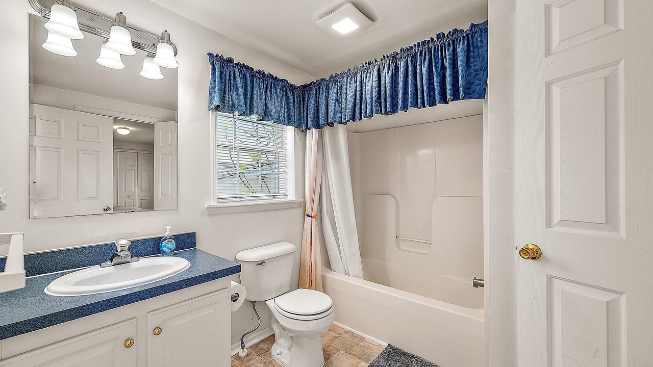 Photo of Bathroom in Assateague Pointe