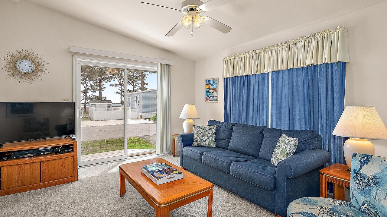 Photo of Livingroom in Assateague Pointe