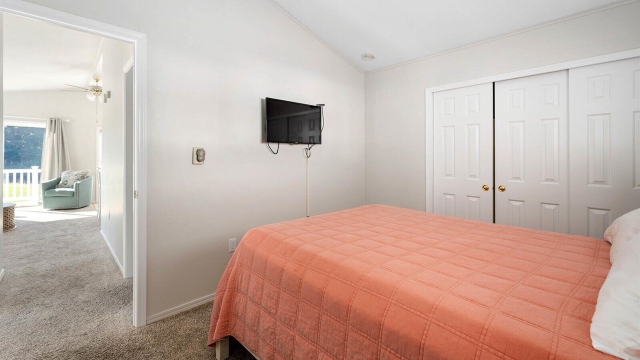 Photo of Bedroom in Assateague Pointe