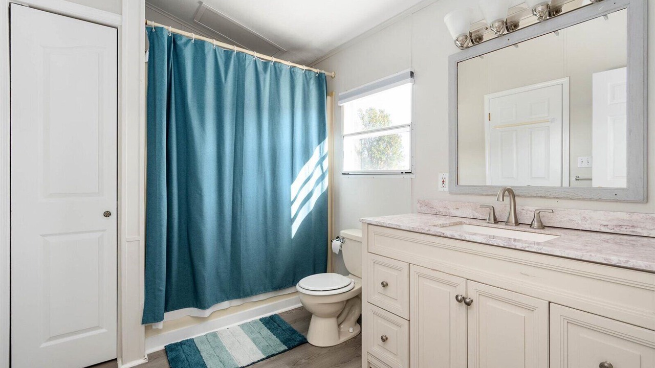 Photo of Bathroom in Assateague Pointe