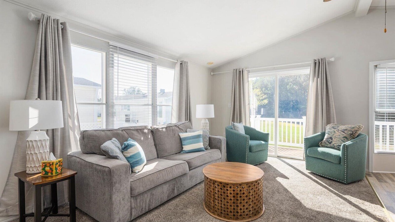 Photo of Livingroom in Assateague Pointe