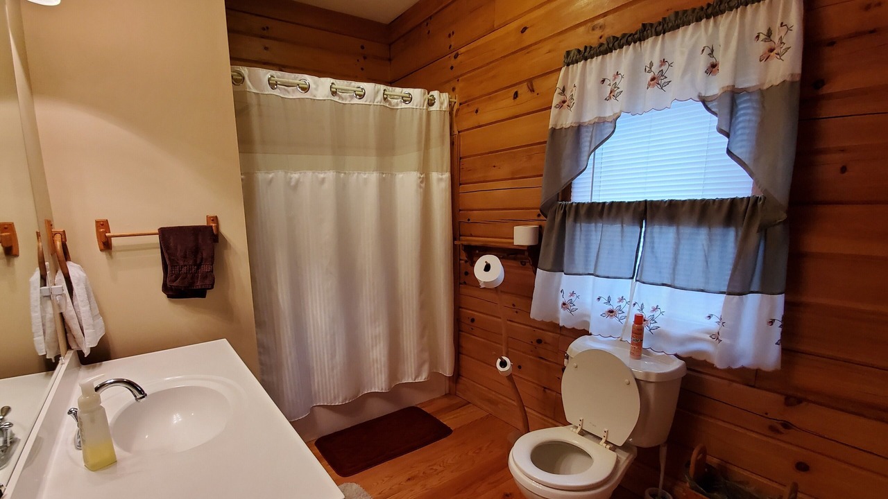 Photo of Bathroom in Antes Fort