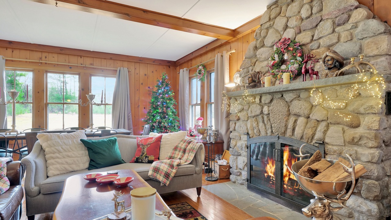 Photo of Livingroom in Milford