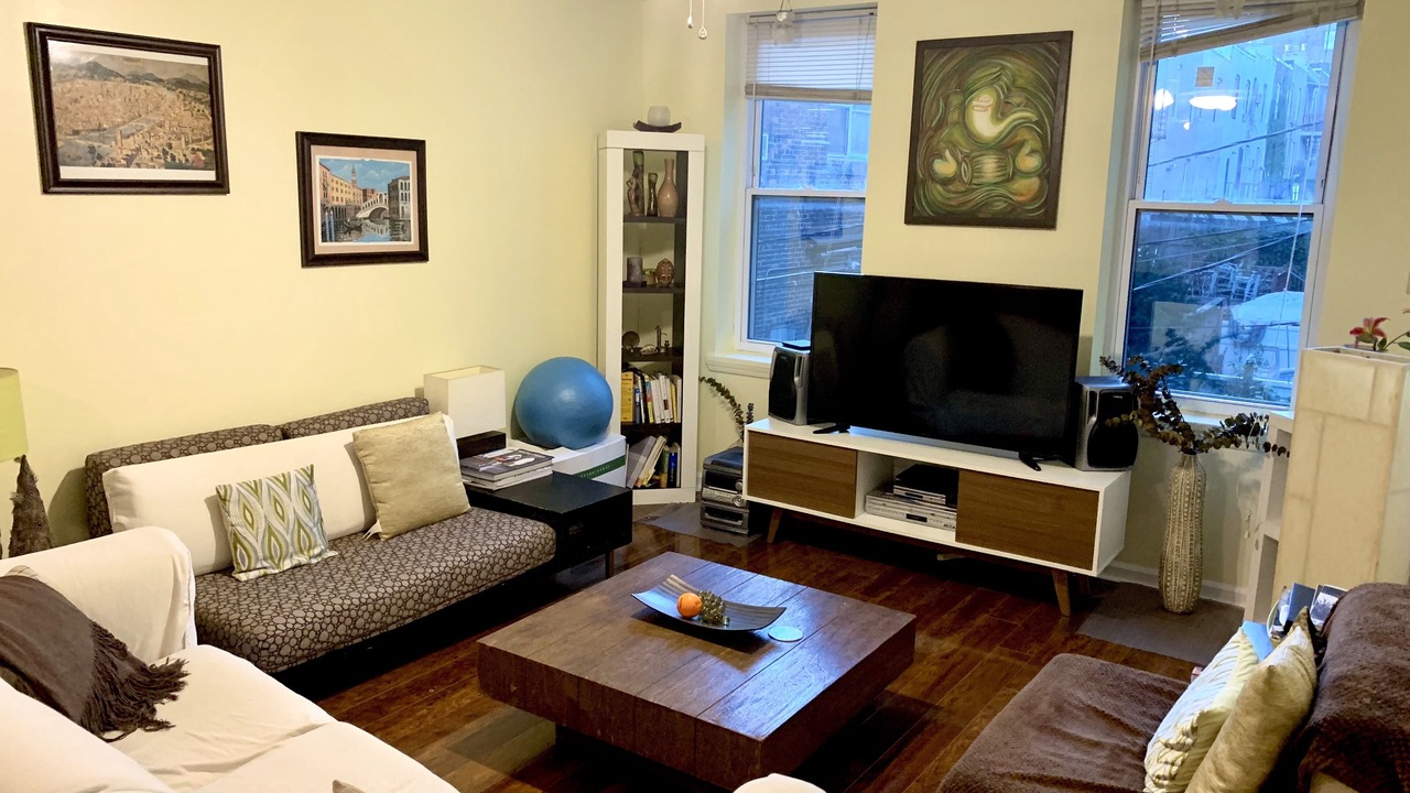 Photo of Livingroom in West New York