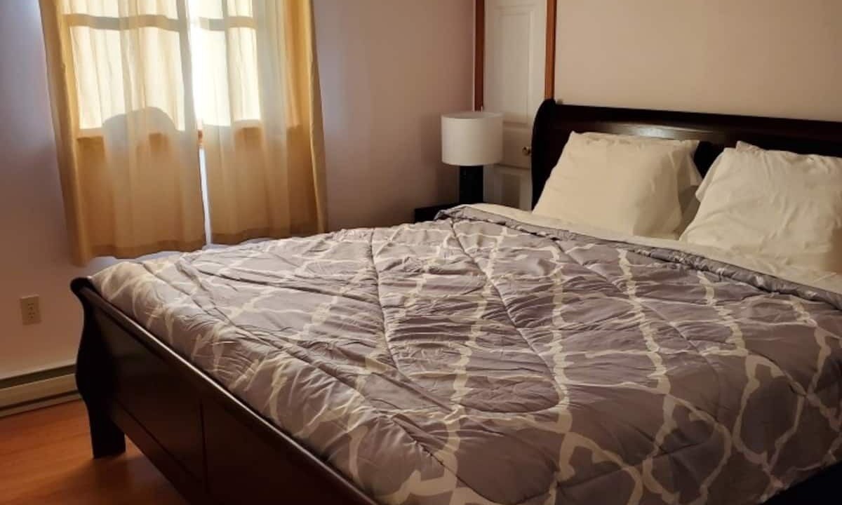 Photo of Bedroom in Delaware Water Gap