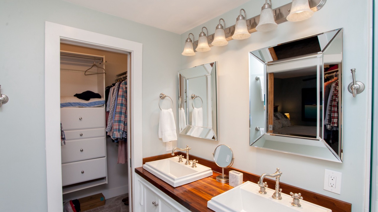 Photo of Bathroom in Flemington
