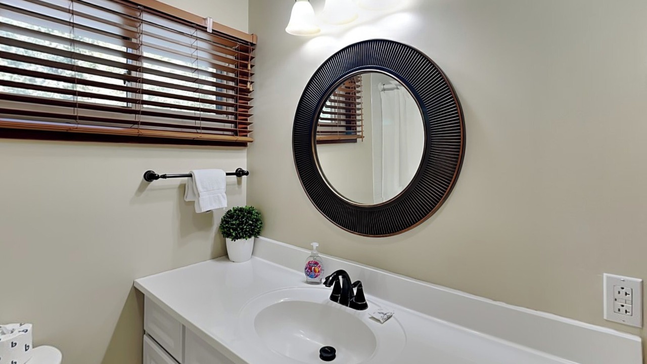 Photo of Bathroom in North Glade Hills