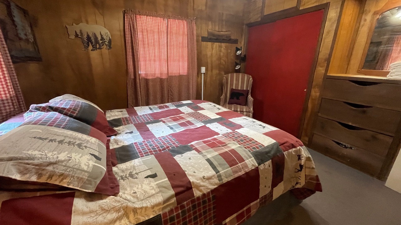 Photo of Bedroom in Queen