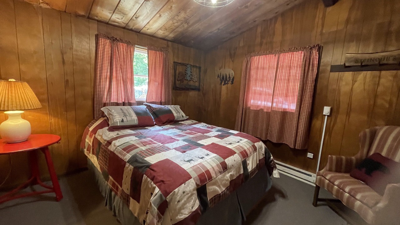 Photo of Bedroom in Queen