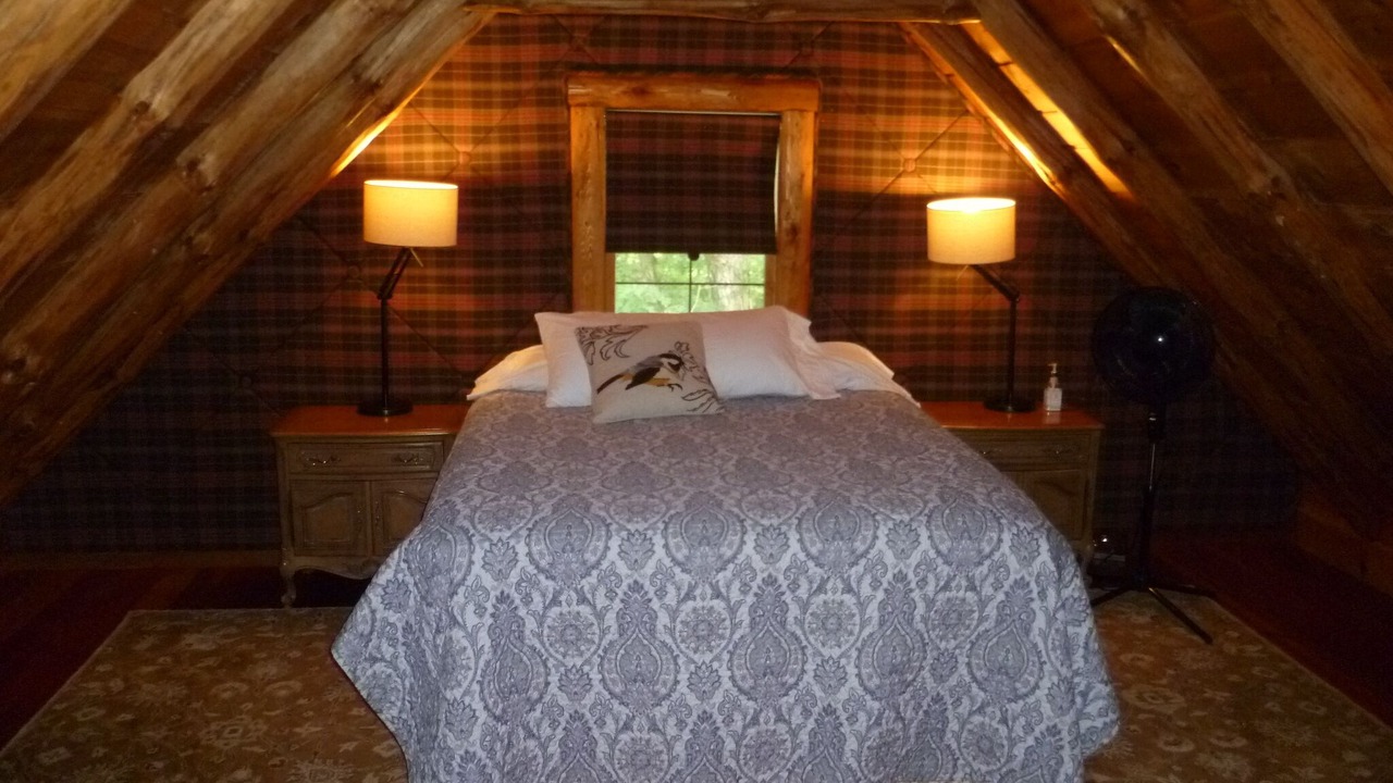 Photo of Bedroom in Warm Springs