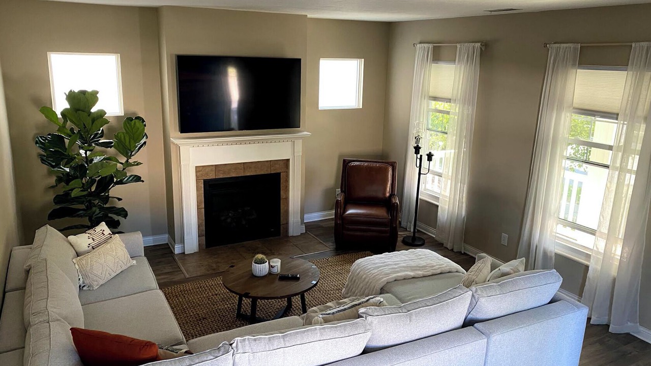 Photo of Livingroom in Grove City