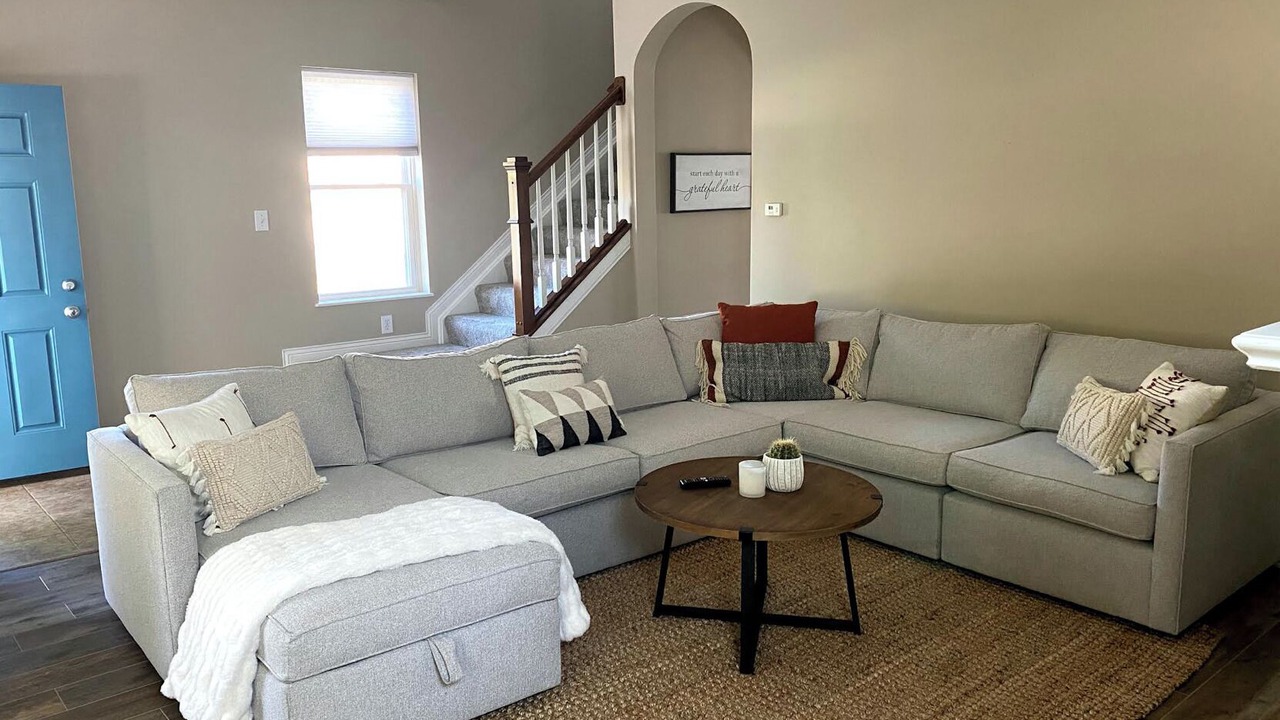 Photo of Livingroom in Grove City