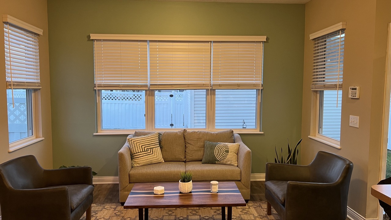 Photo of Livingroom in Grove City