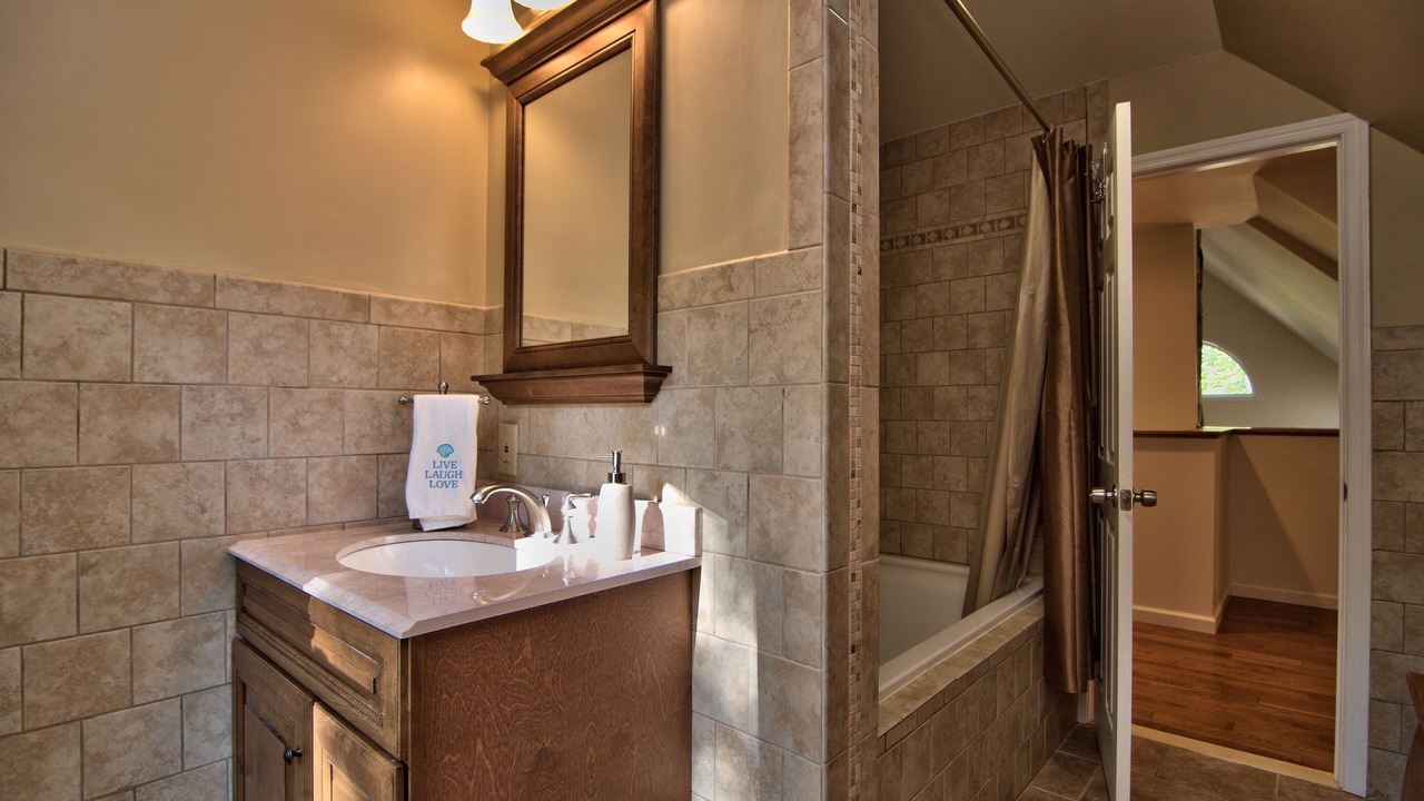Photo of Bathroom in Rowland