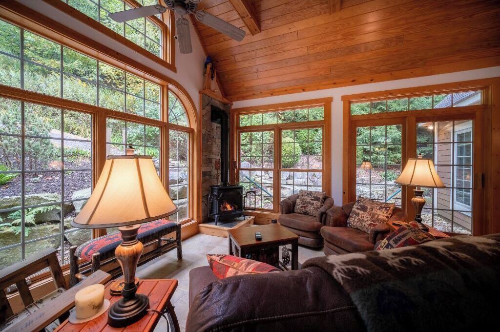 Photo of Livingroom in Seven Springs