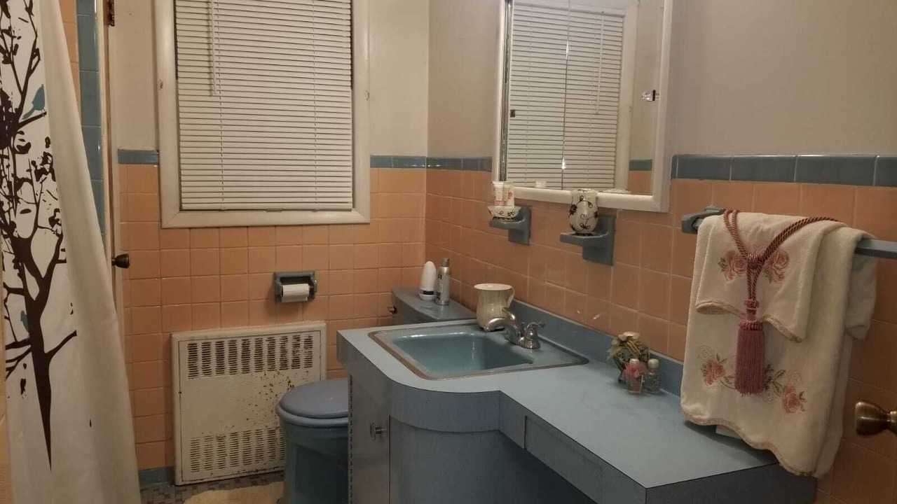 Photo of Bathroom in Woodridge