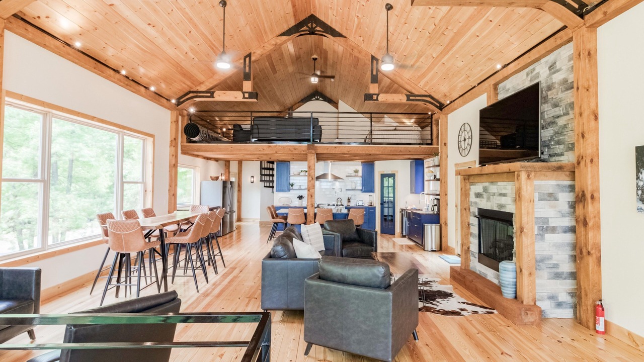 Photo of Livingroom in Centre Hall