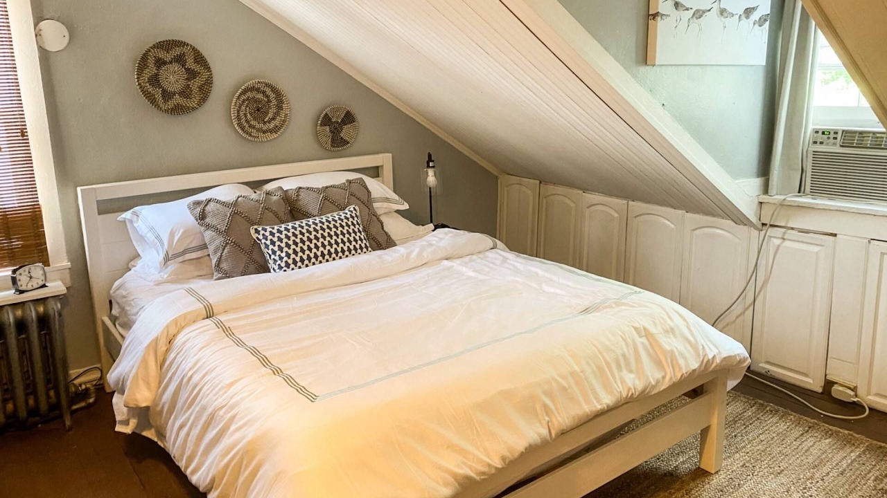 Photo of Bedroom in Historic District