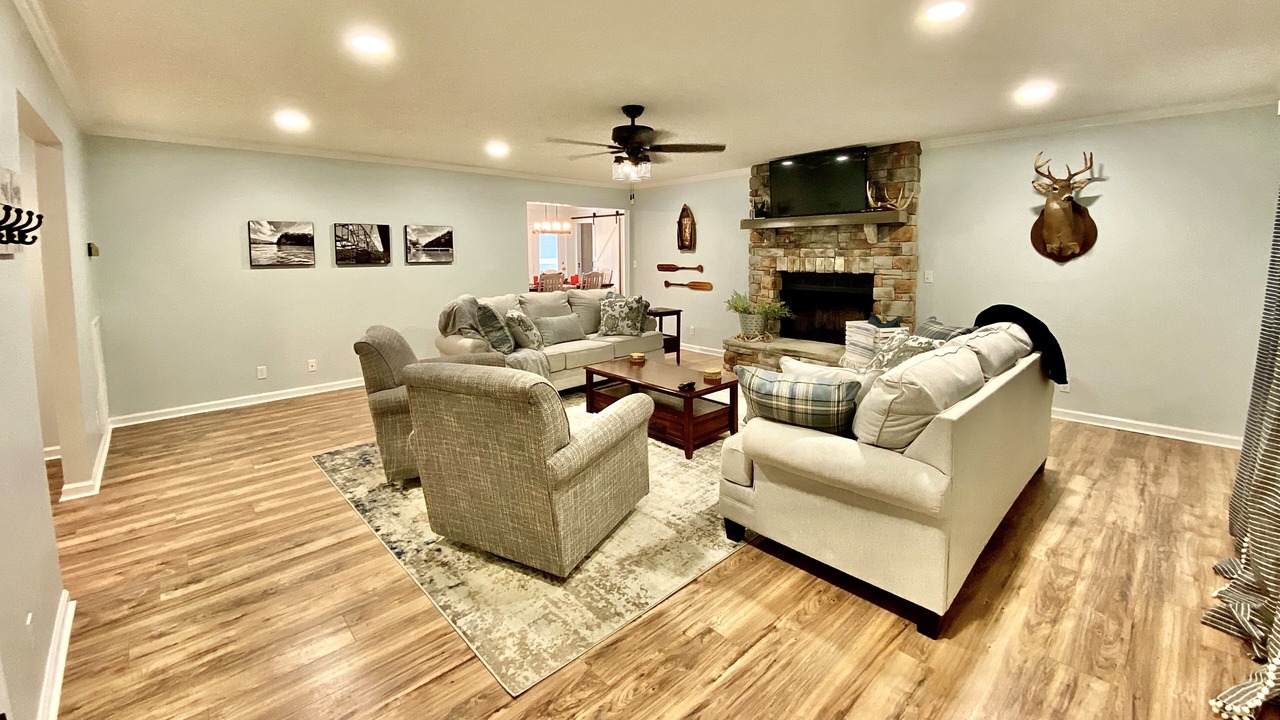Photo of Livingroom in Rock Harbor