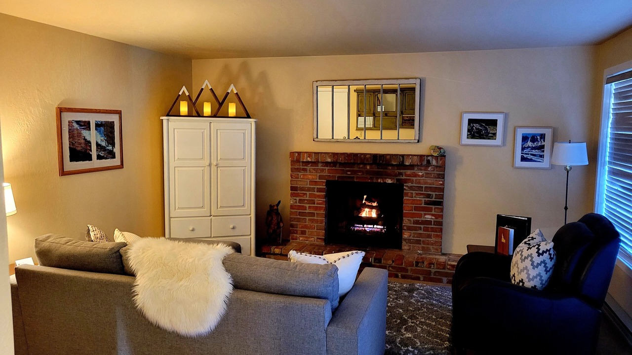 Photo of Livingroom in Warm Springs