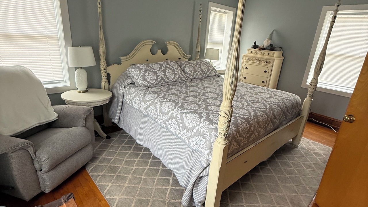 Photo of Bedroom in Upper Tract