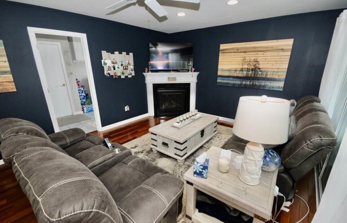 Photo of Livingroom in A-Zone