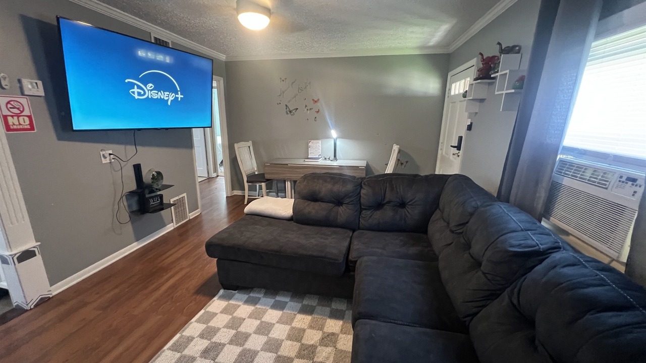 Photo of Livingroom in Erie
