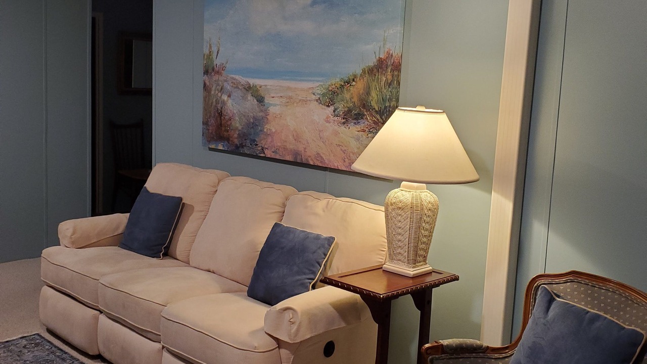 Photo of Livingroom in Davis