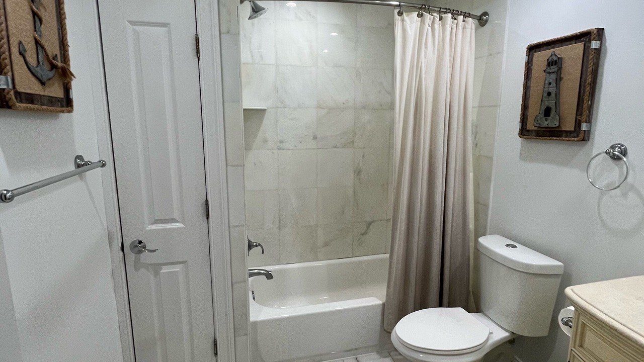 Photo of Bathroom in Avalon