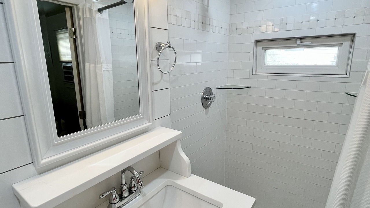 Photo of Bathroom in Avalon