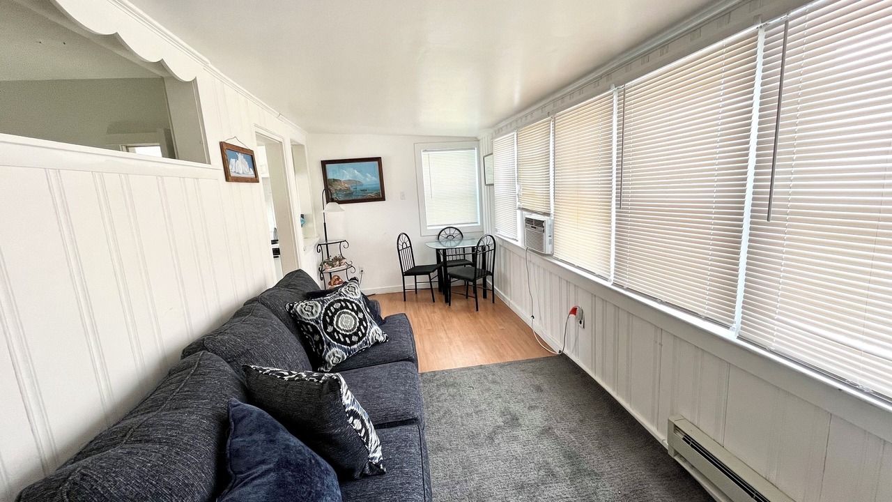 Photo of Livingroom in Avalon
