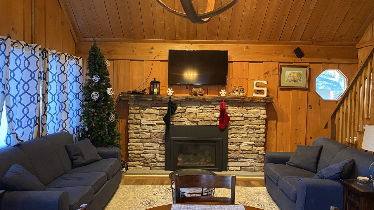 Photo of Livingroom in Lake Harmony Estates
