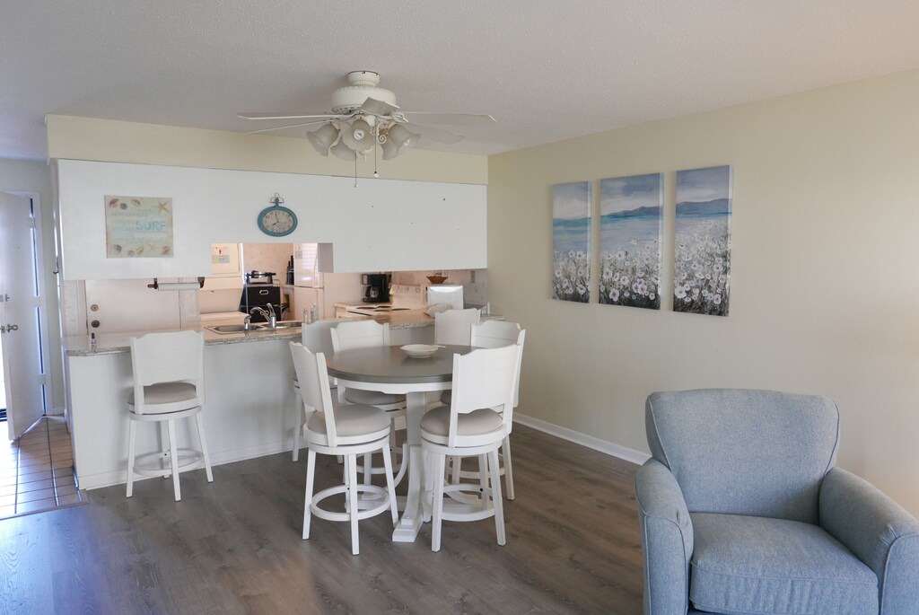 Photo of Livingroom in Indian Beach