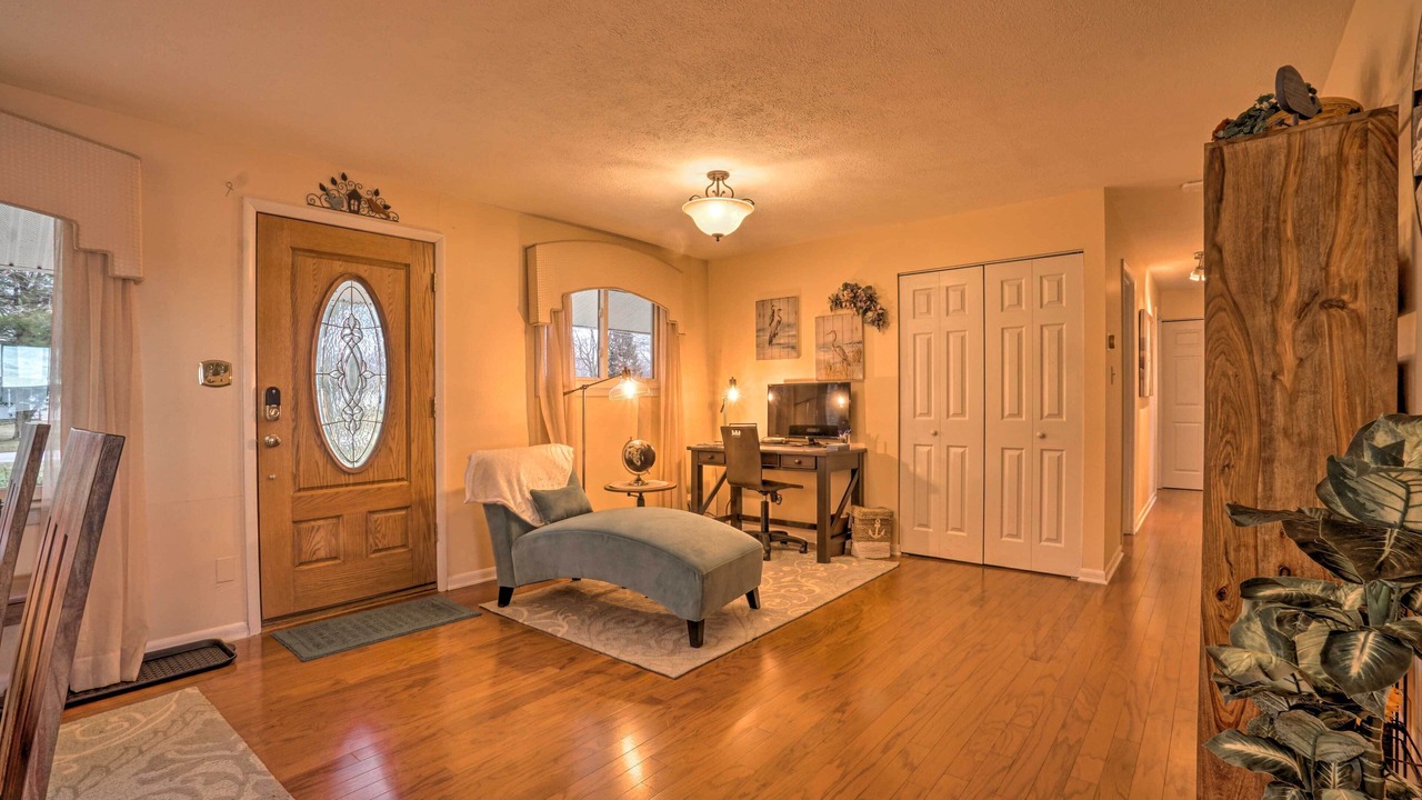 Photo of Livingroom in Mentor-on-the-Lake