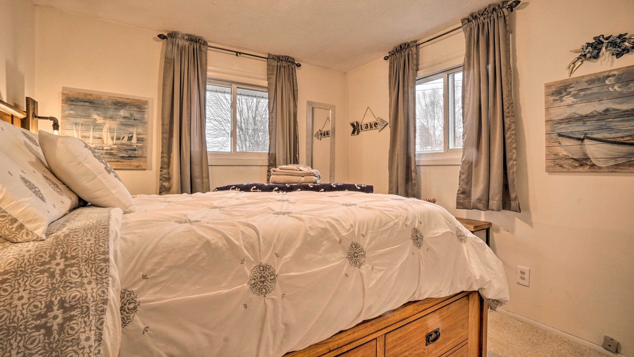 Photo of Bedroom in Mentor-on-the-Lake