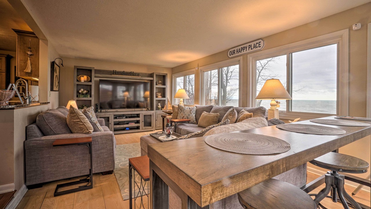 Photo of Livingroom in Mentor-on-the-Lake