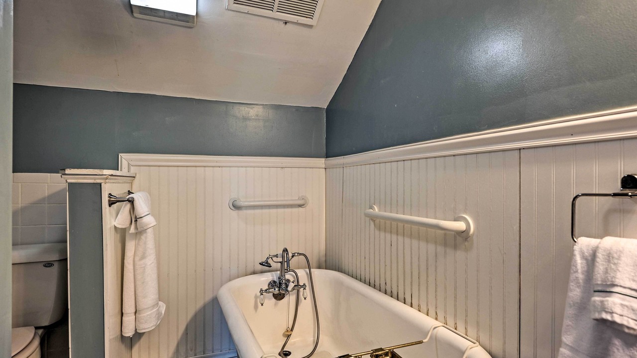 Photo of Bathroom in Rossville