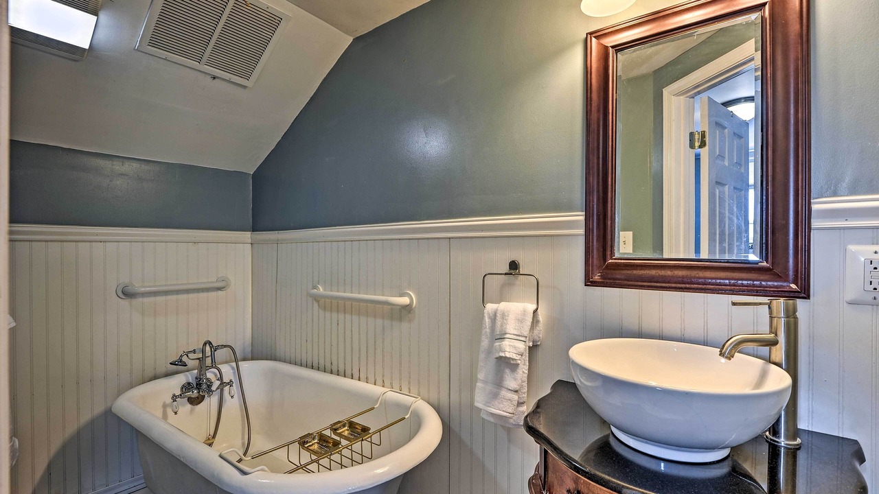 Photo of Bathroom in Rossville
