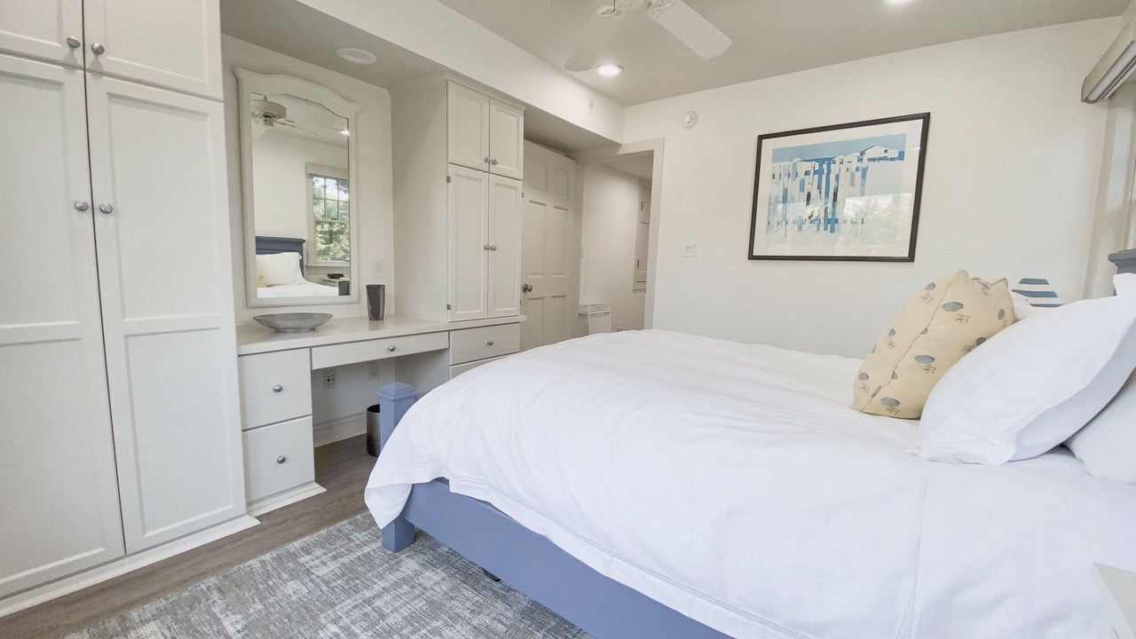 Photo of Bedroom in Avalon