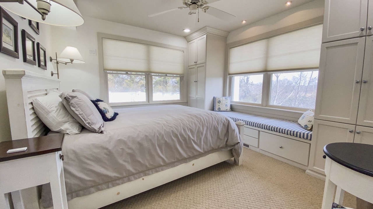 Photo of Bedroom in Avalon