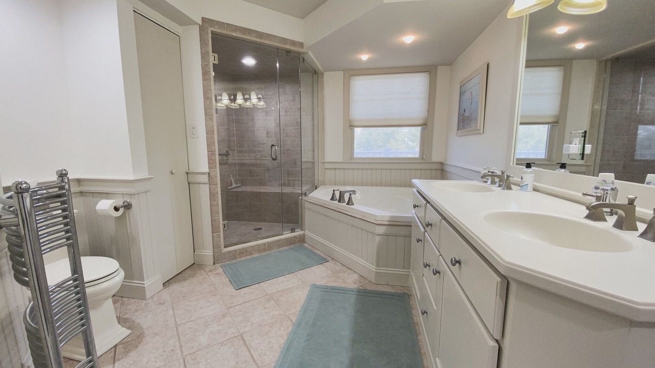 Photo of Bathroom in Avalon
