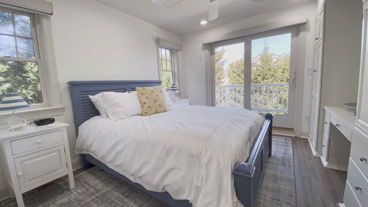 Photo of Bedroom in Avalon
