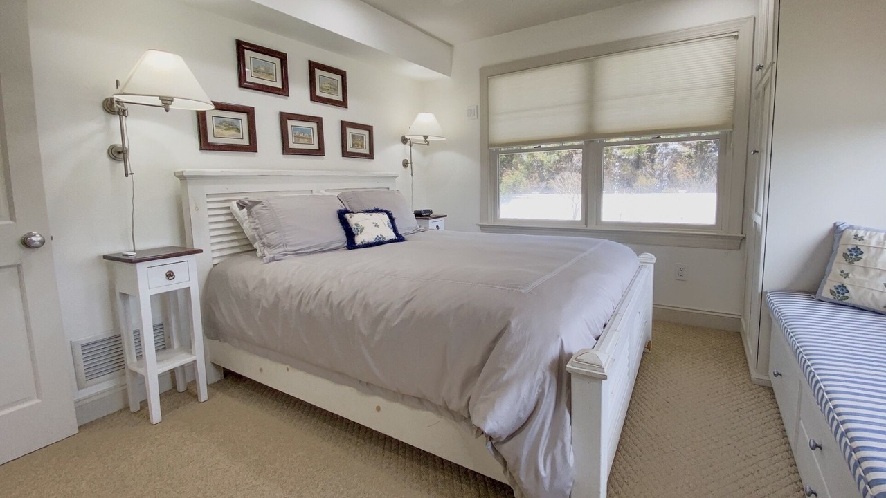 Photo of Bedroom in Avalon