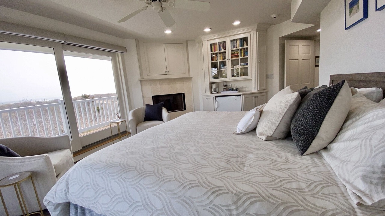 Photo of Bedroom in Avalon