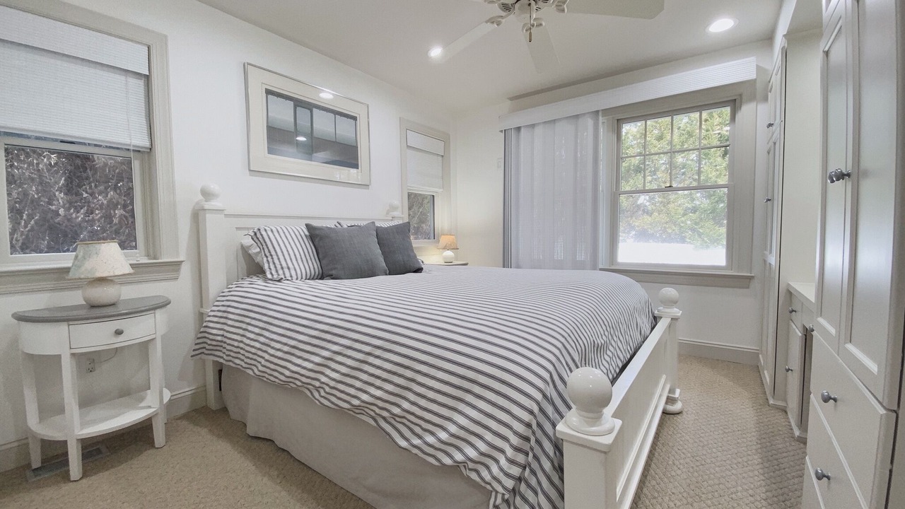 Photo of Bedroom in Avalon
