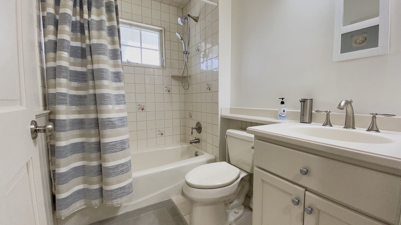 Photo of Bathroom in Avalon