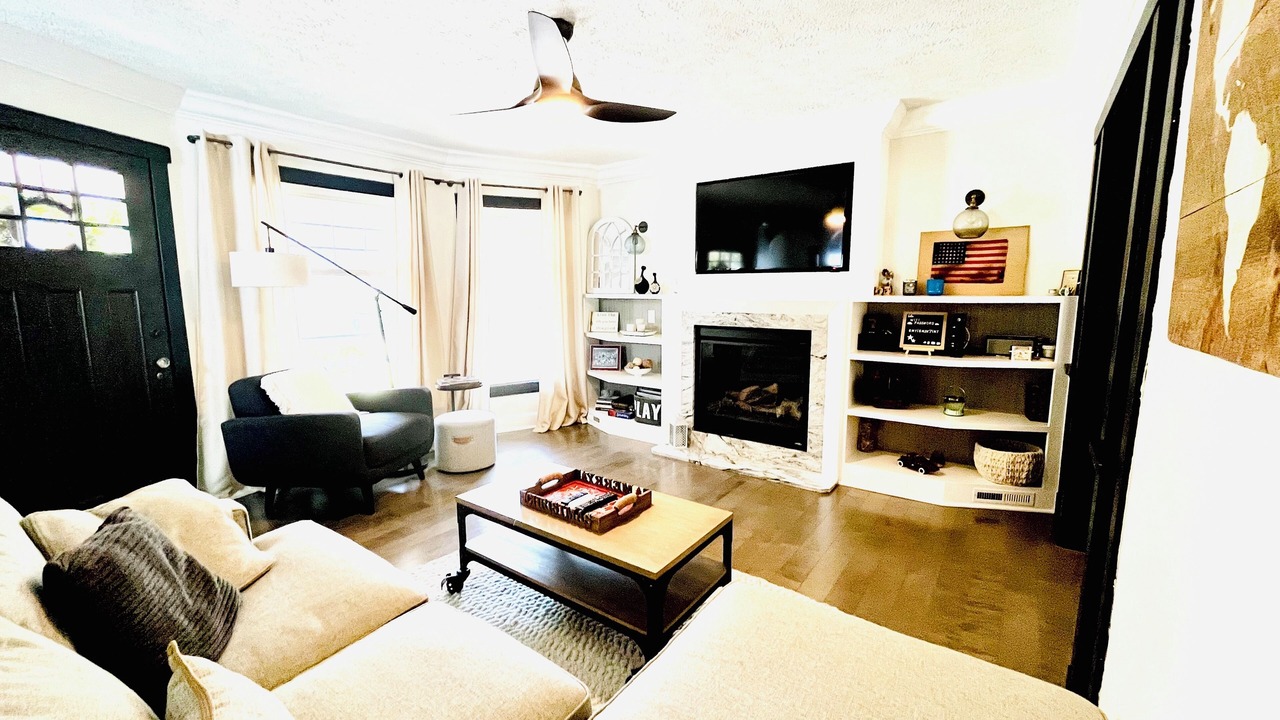 Photo of Livingroom in Lakewood