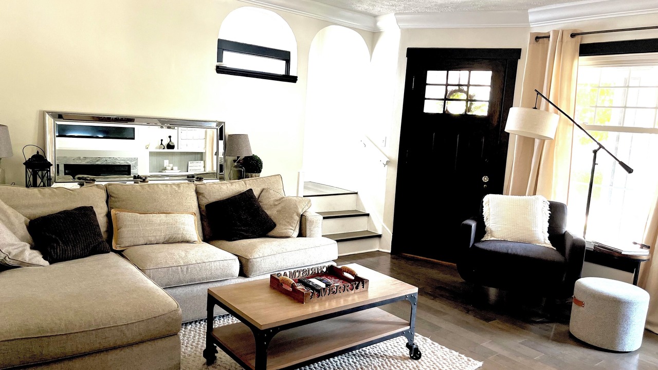 Photo of Livingroom in Lakewood