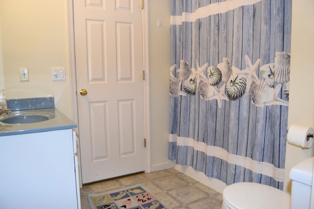Photo of Bathroom in Deep Hole